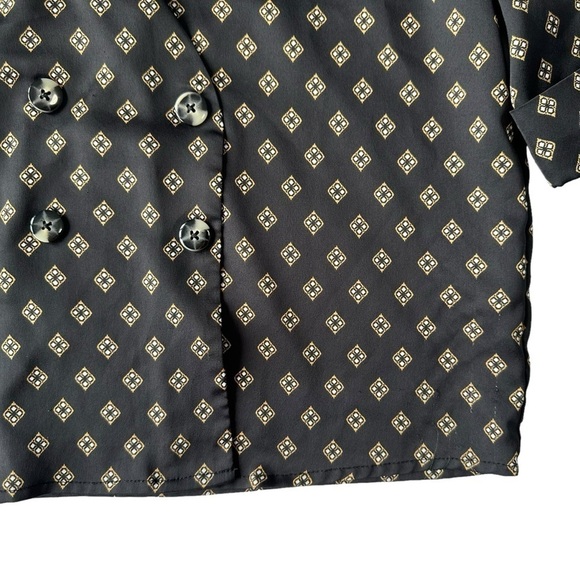 DYNAMITE V-NECK SHORT SLEEVE SATIN TOP IN BLACK WITH GOLD DETAILS  SIZE XS - Picture 7 of 11